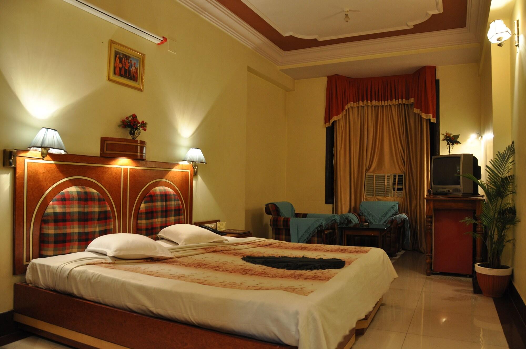 Hotel Rishi Regency Jabalpur Exteriér fotografie
